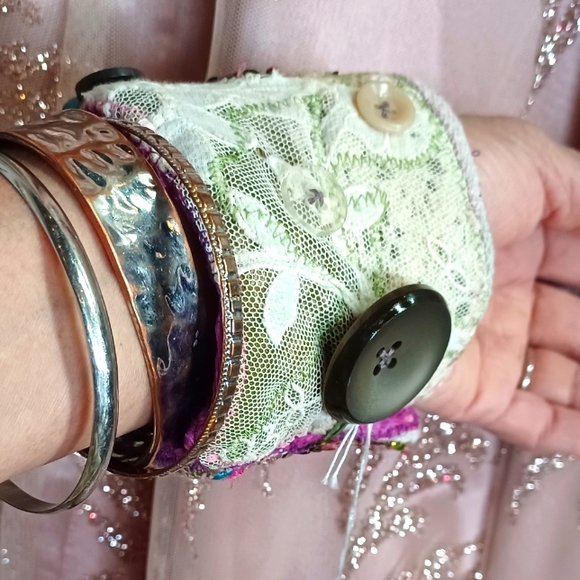 Handmade Bracelet Band: - Picture 7 of 7